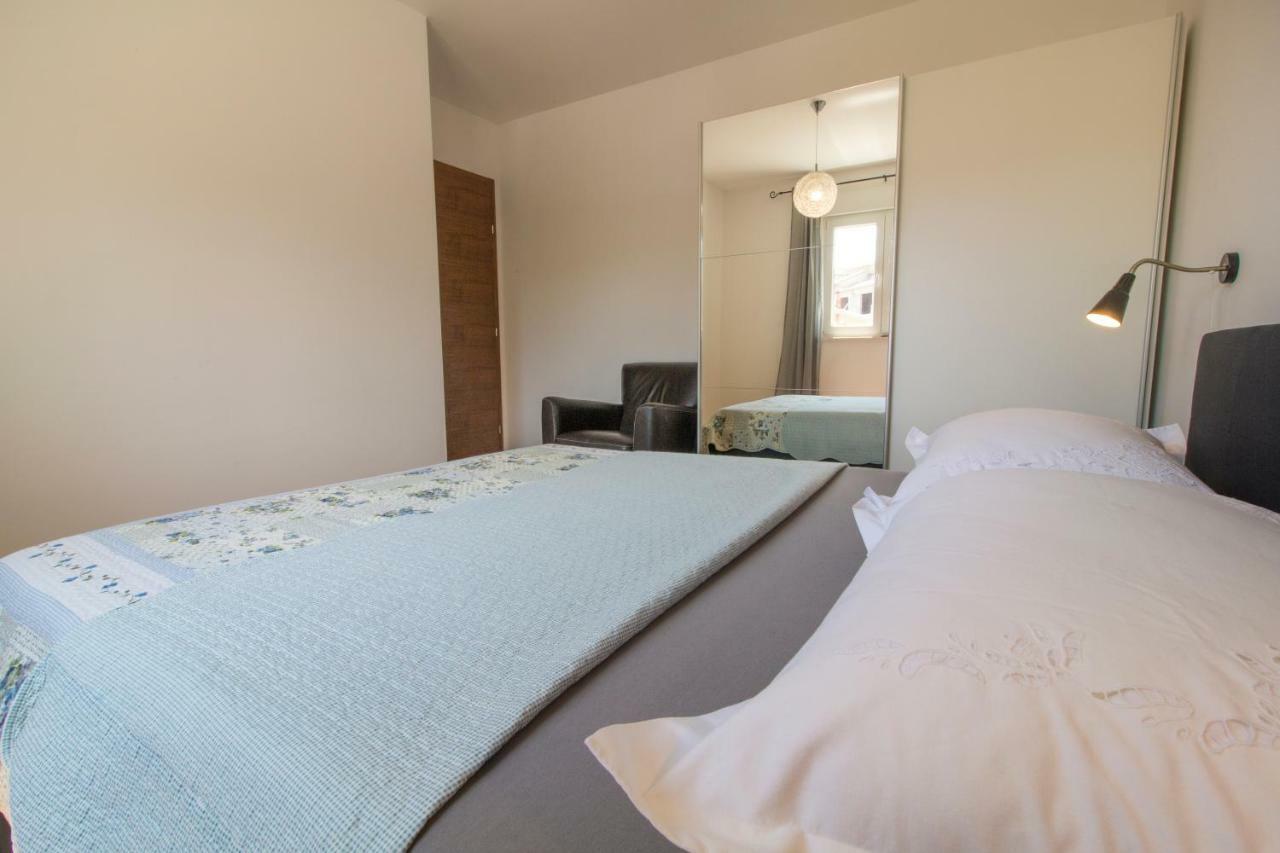 Apartman S Bazenom U Centru Appartement Makarska Buitenkant foto