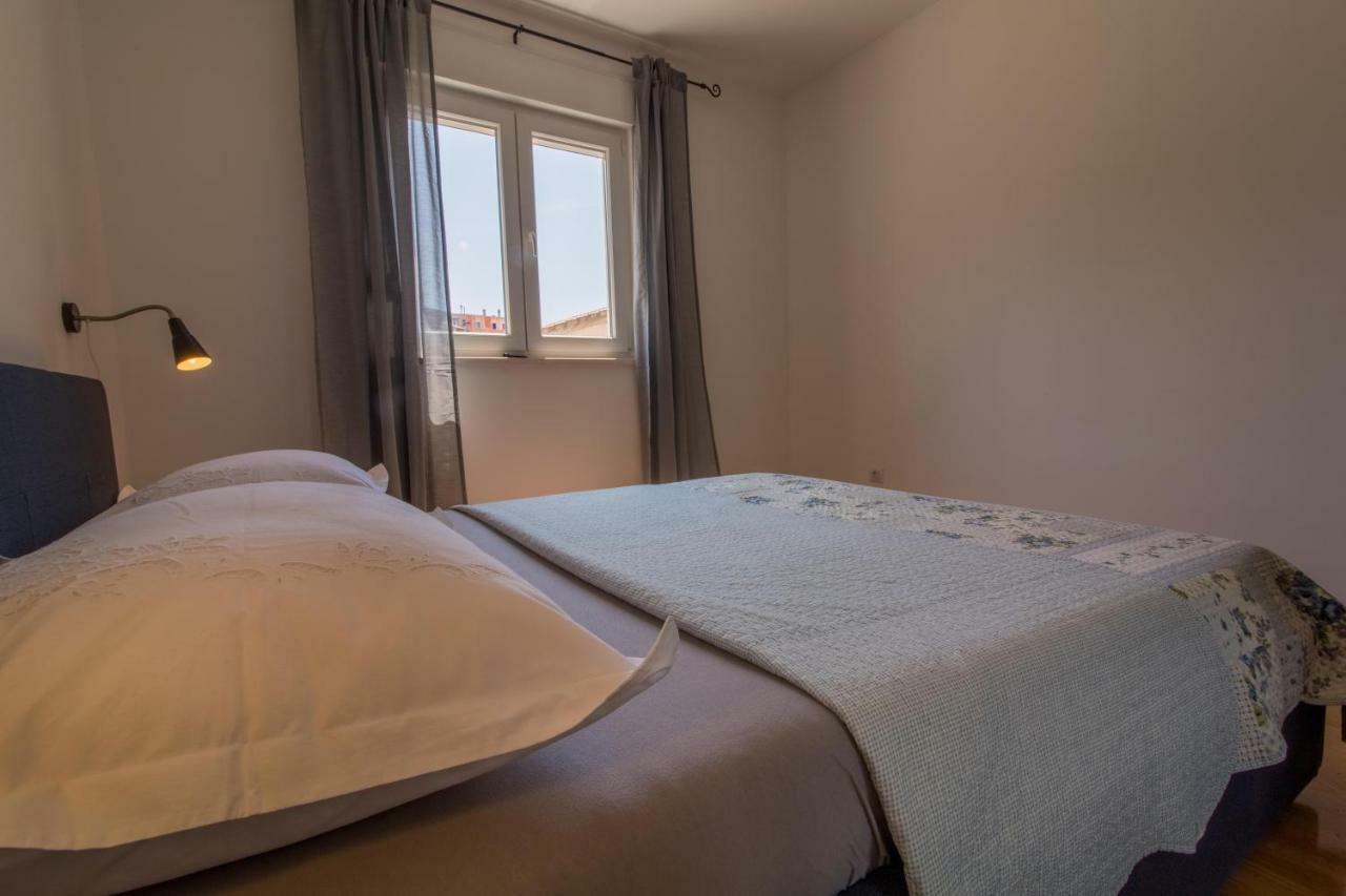 Apartman S Bazenom U Centru Appartement Makarska Buitenkant foto